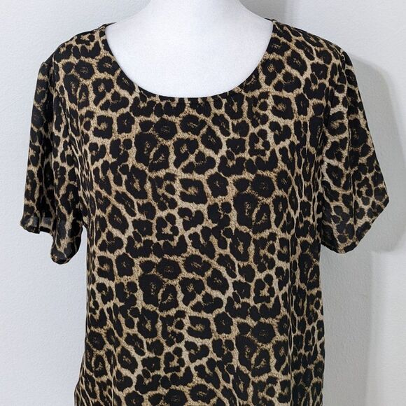 Chelsea & Theodore Leopard Print Blouse Size Medium Leopard Print Top - Picture 2 of 6